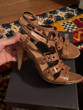 Kenneth Cole Reaction Cognac Brown Leather Strappy High Heel Sandals